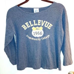 A vintage college long sleeve shirt, size xL
